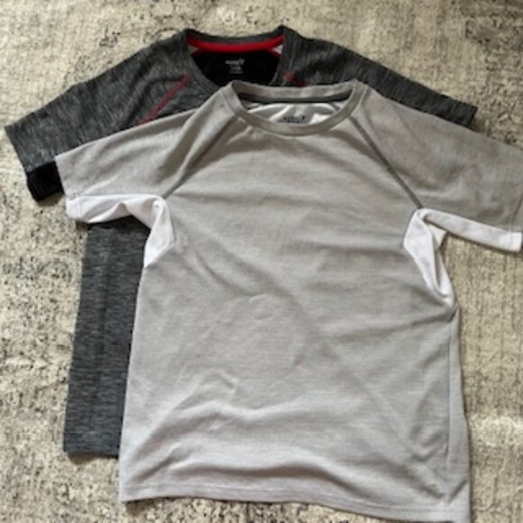 🧡3/15 Old Navy Active Go-Dry T-Shirt Bundle x 2 Gray Kids XL 14-16 - Picture 1 of 10